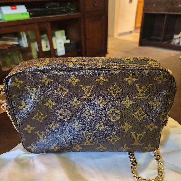 Louis Vuitton Trousse 23 Shoulder/Crossbody Bag - Picture 10 of 17